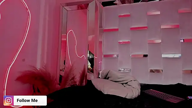 Sara_Foxx1's Live XXX Chat