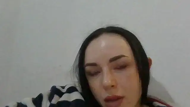 Trinsy_Love লাইভ XXX চ্যাট