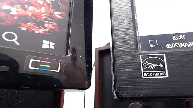 emiliaa_hot's Live XXX Chat