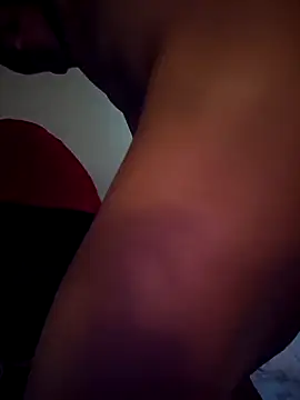 Pokazy przed kamerką – SexyAssPosingGuy