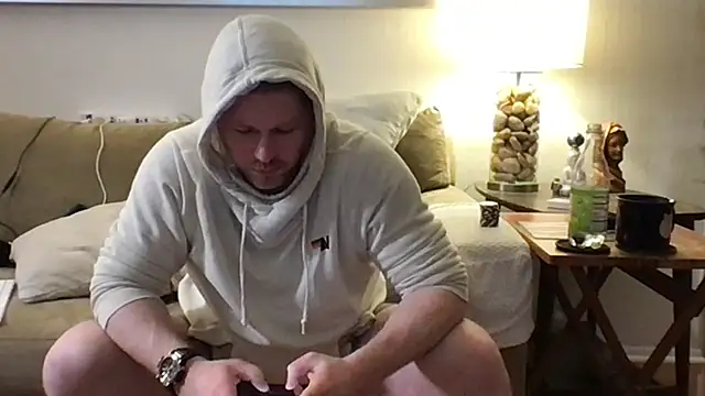 9VOLTT's Live XXX Chat