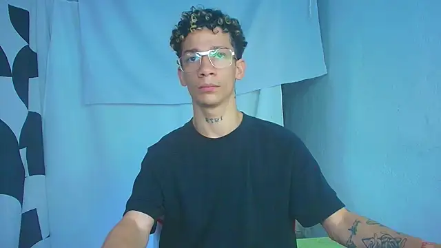 mateodeamjo's Live XXX Chat