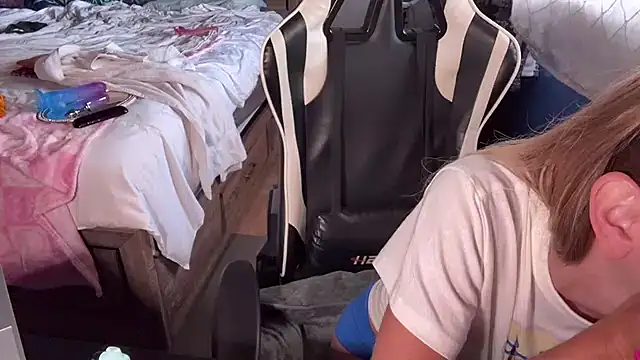 ajmiller25's Webcam Show