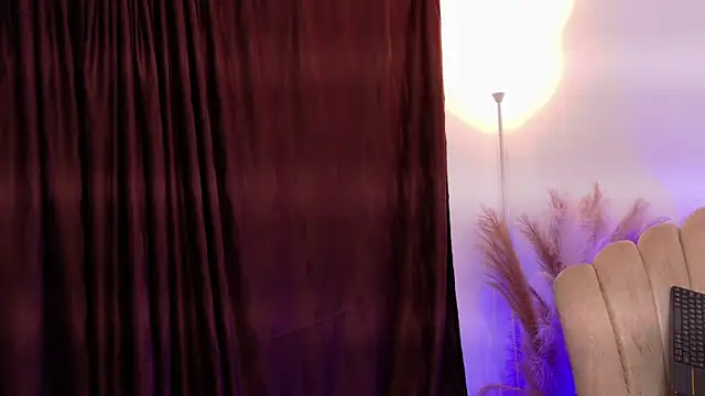 Show modela Aroon_connor1 na web-kameri