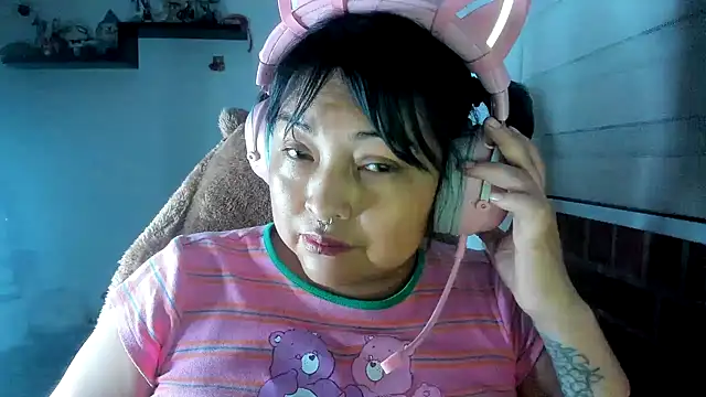 Chat XXX en directo de Shaddycute_