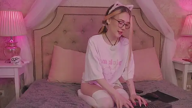 Webkamerová show SashaMeow