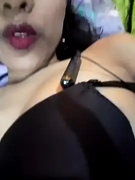 Maliha_Chowdhury 即時 XXX 聊天