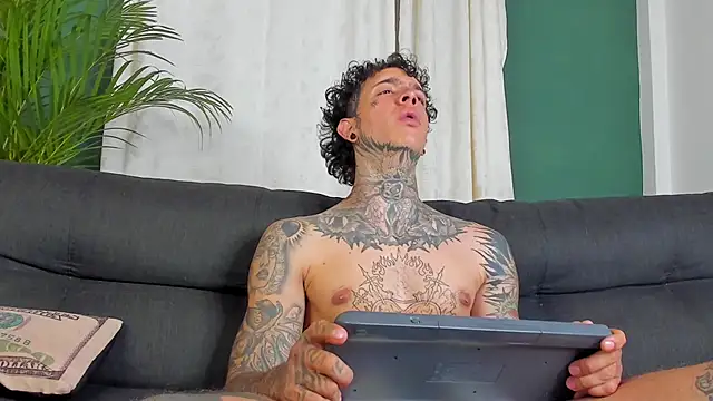 Aron_ford's Live XXX Chat