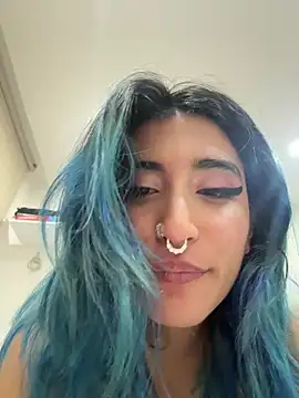 LunaisBackn Live XXX chat