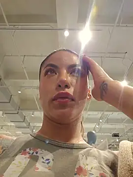 Karen_San_Miguel Show in webcam