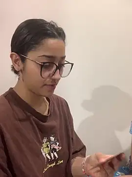 LilithMonette: απευθείας συνομιλί α ΧΧΧ