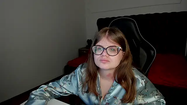 ChloeHalses Chat XXX live