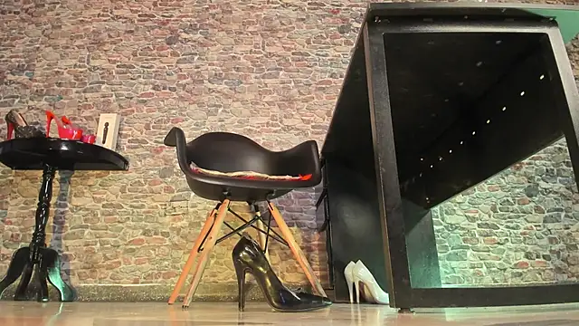 MissAgata: απευθείας συνομιλία ΧΧΧ