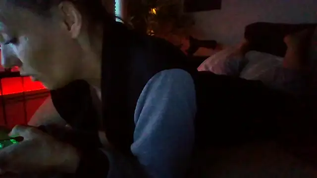 shyhornymommy – webcam-show