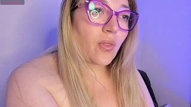 Naty_Mature_ webkamerás műsora