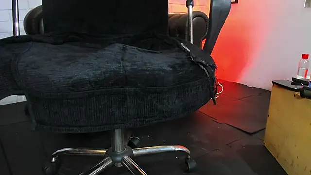 B_Wild 即時 XXX 聊天