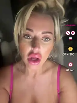 Carmel_Louise Adlı Modelin Canlı XXX Sohbeti