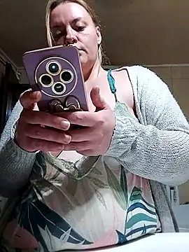 HotStepmommy4 webkamerás műsora