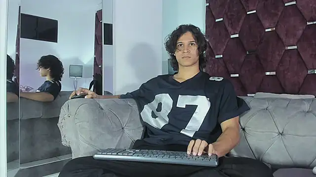 TonyBenedetti 在線直播表演