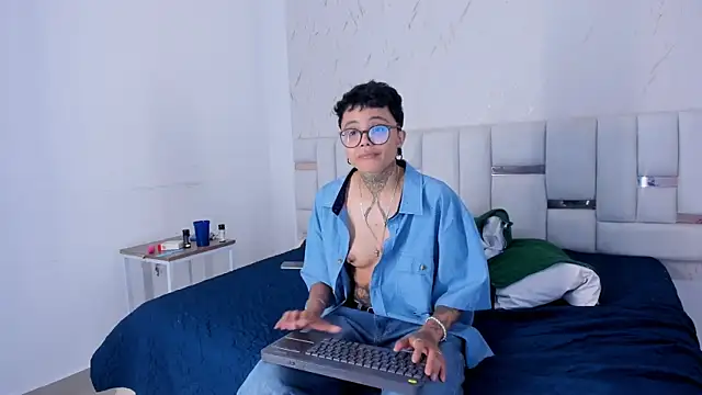 Antony_D_ossa Live XXX-Chat