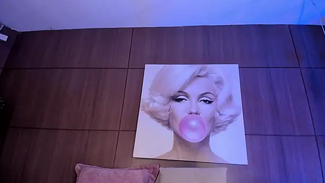 AgattaDuque Adlı Modelin Canlı XXX Sohbeti