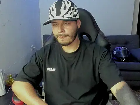 ragnar_lothbrok777 élő XXX-chatje