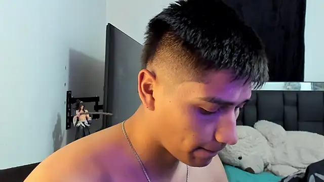 mateo-Esposito Adlı Modelin Canlı XXX Sohbeti