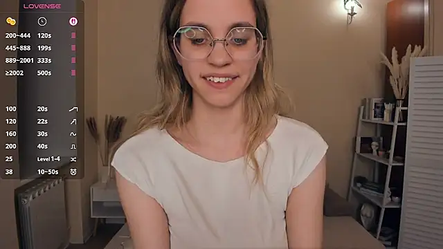 JoanBaggott élő XXX-chatje