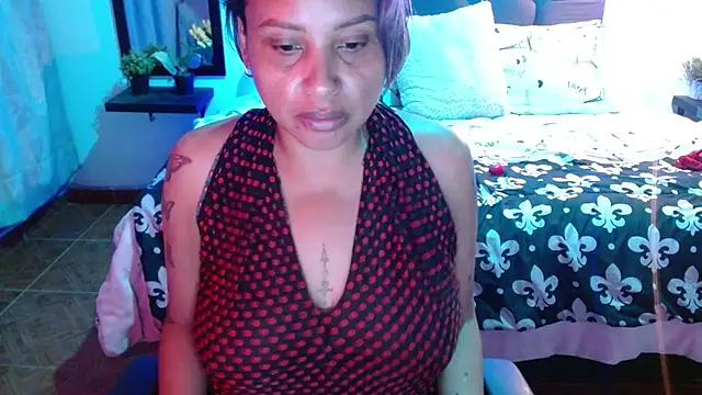 Pokazy przed kamerką – Dominik_girl