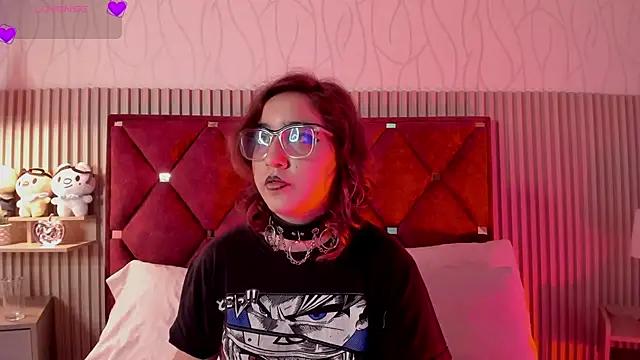 Živý XXX chat Kiri_Velvet