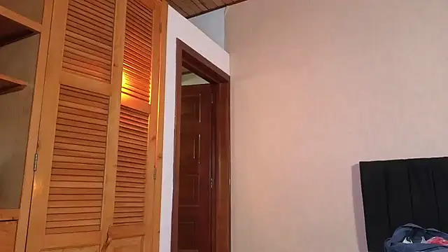 EmiGomez_ Live XXX-Chat