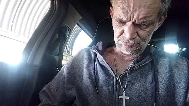 Živý XXX chat TooFknHorny7676@xh