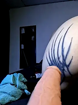 Backdoor_Newbie লাইভ XXX চ্যাট