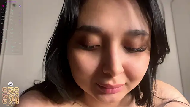 UdeleBarns live XXX chat