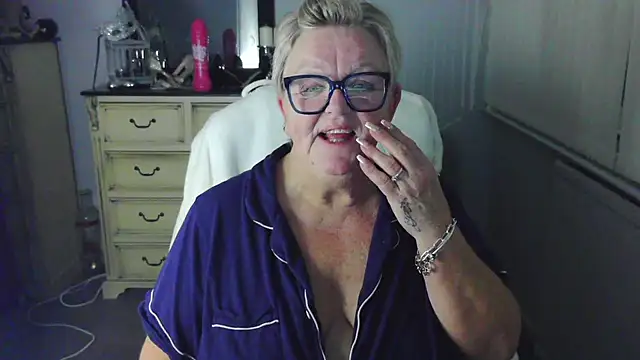 BridgetBlueEyesのライブXXXチャット