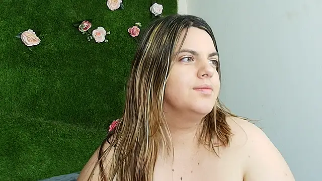 Živý XXX chat Huge_Titties_