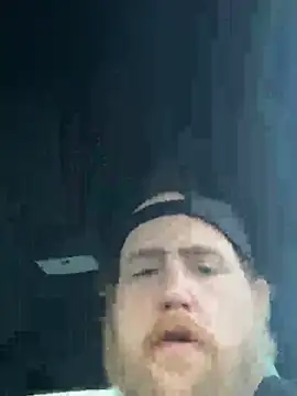 jayc23: διαδικτυακό σόου στην κάμερα