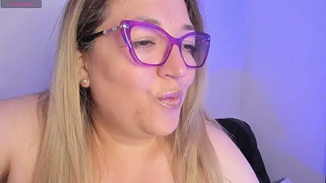 แชท XXX สดของ Naty_Mature_