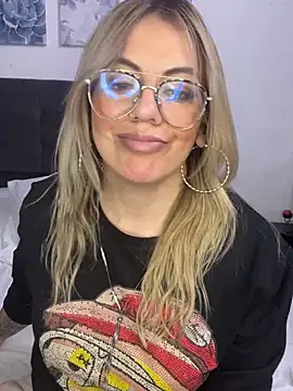 ariannawil élő XXX-chatje