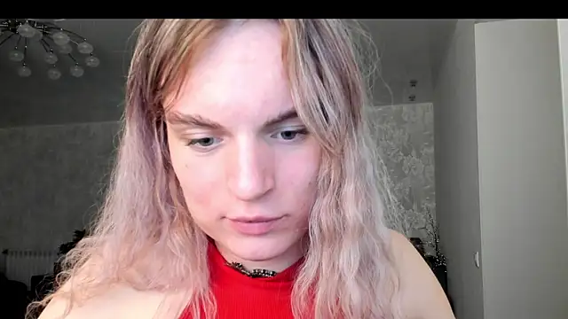 Pokazy przed kamerką – milliKira006