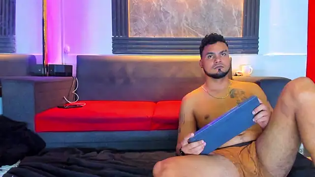 Latins_on_fire Adlı Modelin Canlı XXX Sohbeti