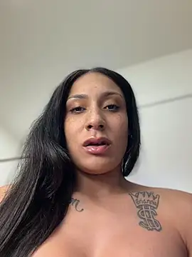 FerrariFrench: вебкам-шоу