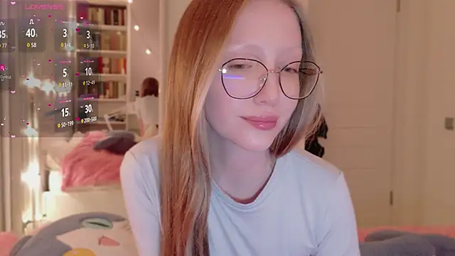 Awwwrora 即時 XXX 聊天