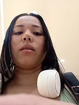 LaDiabla_31's Live XXX Chat