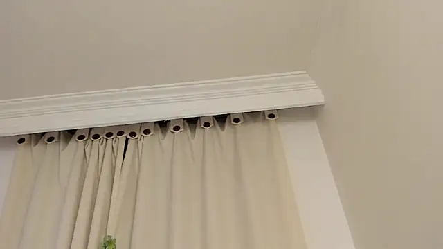 canelleGarces' Live XXX Chat