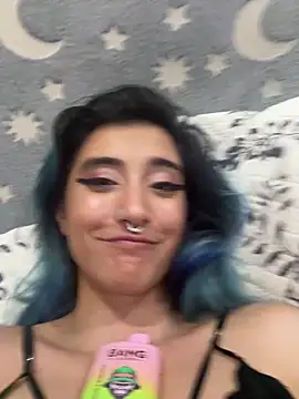 LunaisBack 即時 XXX 聊天