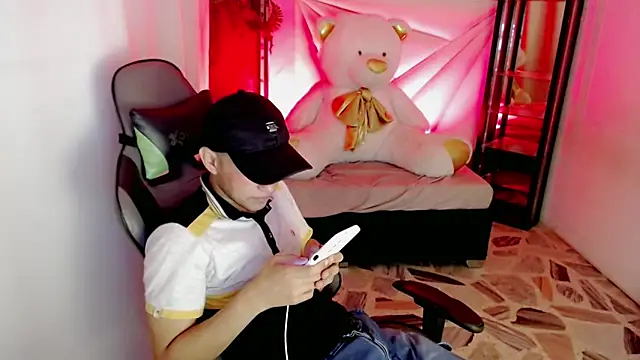 Top_and_bottom Pertunjukan Webcam