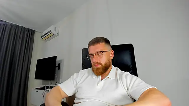 Findom_guy Adlı Modelin Canlı XXX Sohbeti