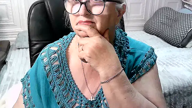 LolkaAlyss Show in webcam