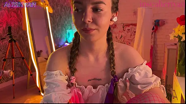 altertyan Adlı Modelin Canlı XXX Sohbeti